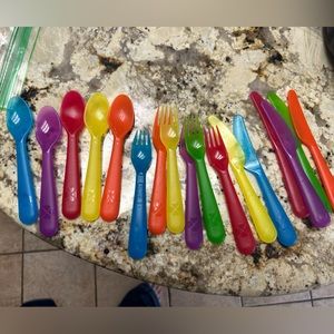 Plastic kids flatware set